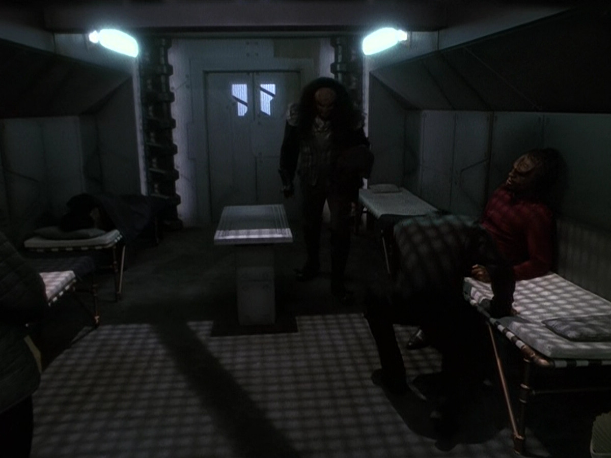extant_StarTrek_DS9_5x15-ByInfernosLight_02225.jpg