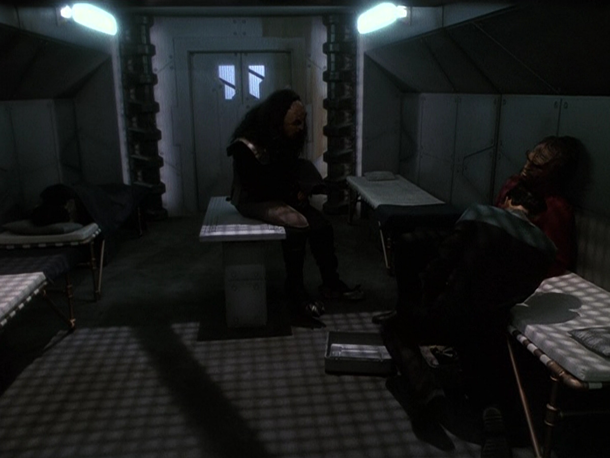 extant_StarTrek_DS9_5x15-ByInfernosLight_02233.jpg