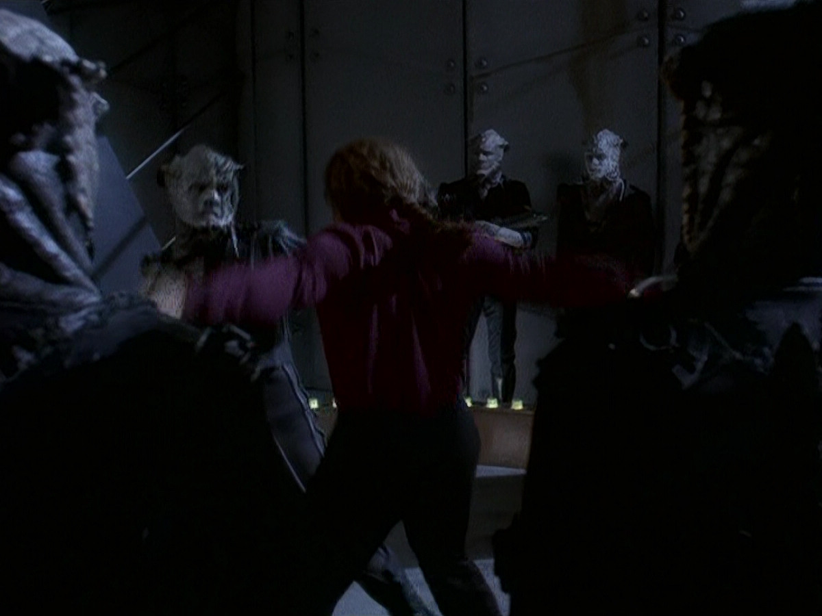 extant_StarTrek_DS9_5x15-ByInfernosLight_02654.jpg