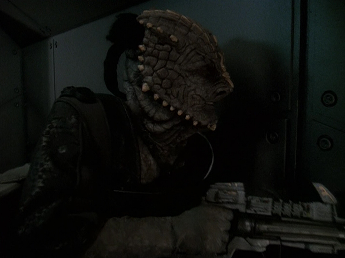 extant_StarTrek_DS9_5x15-ByInfernosLight_03008.jpg