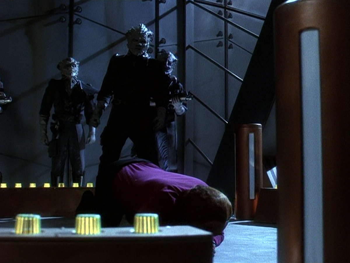 extant_StarTrek_DS9_5x15-ByInfernosLight_03108.jpg