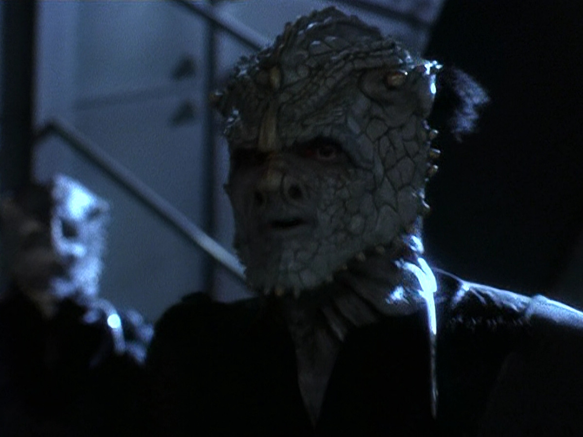 extant_StarTrek_DS9_5x15-ByInfernosLight_03132.jpg