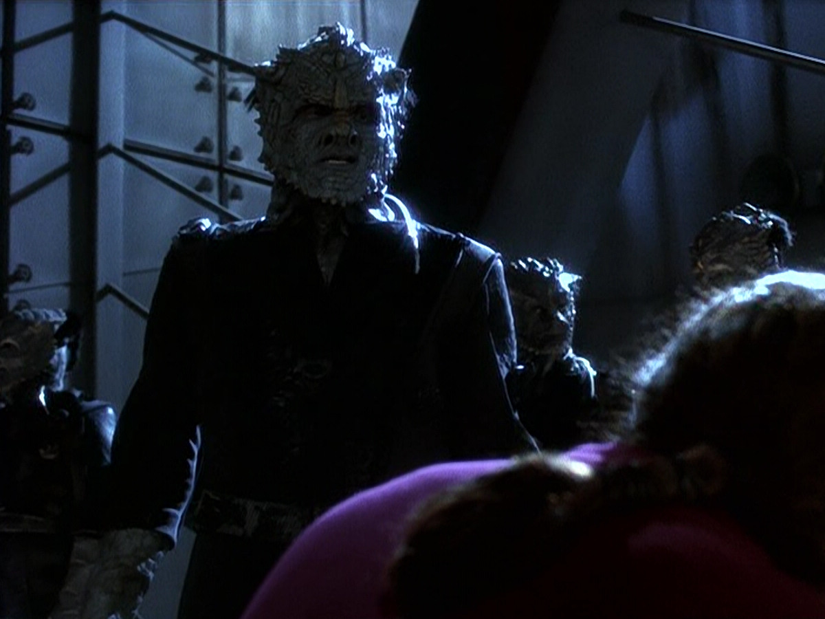 extant_StarTrek_DS9_5x15-ByInfernosLight_03160.jpg