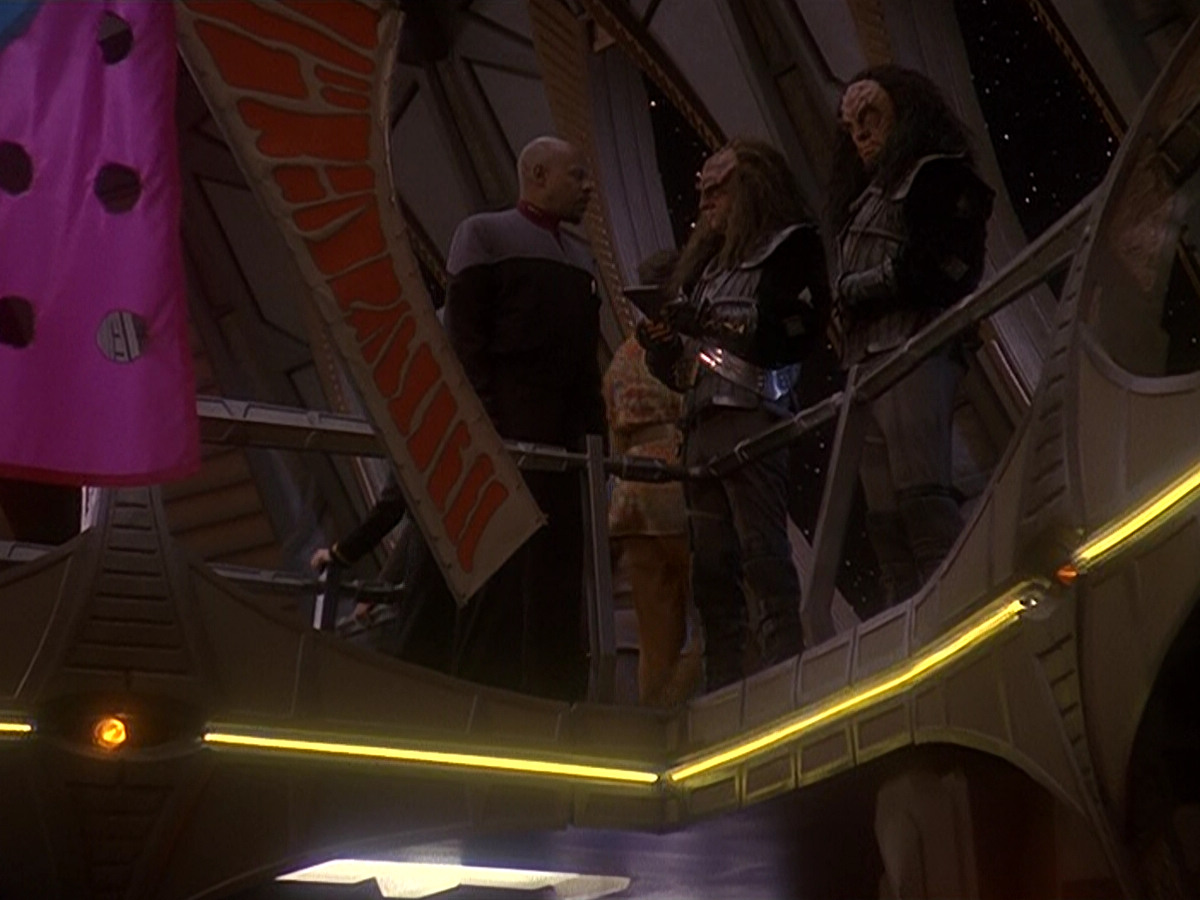extant_StarTrek_DS9_5x15-ByInfernosLight_03622.jpg