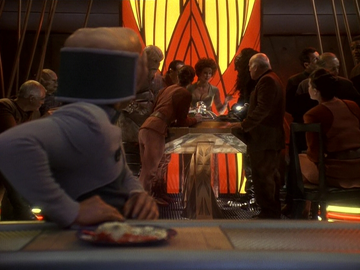 extant_StarTrek_DS9_5x16-DoctorBashirIPresume_00016.jpg
