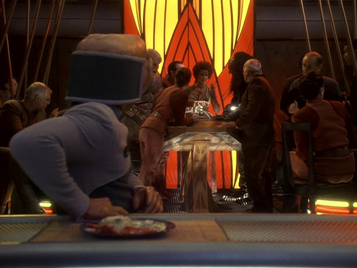 extant_StarTrek_DS9_5x16-DoctorBashirIPresume_00017.jpg
