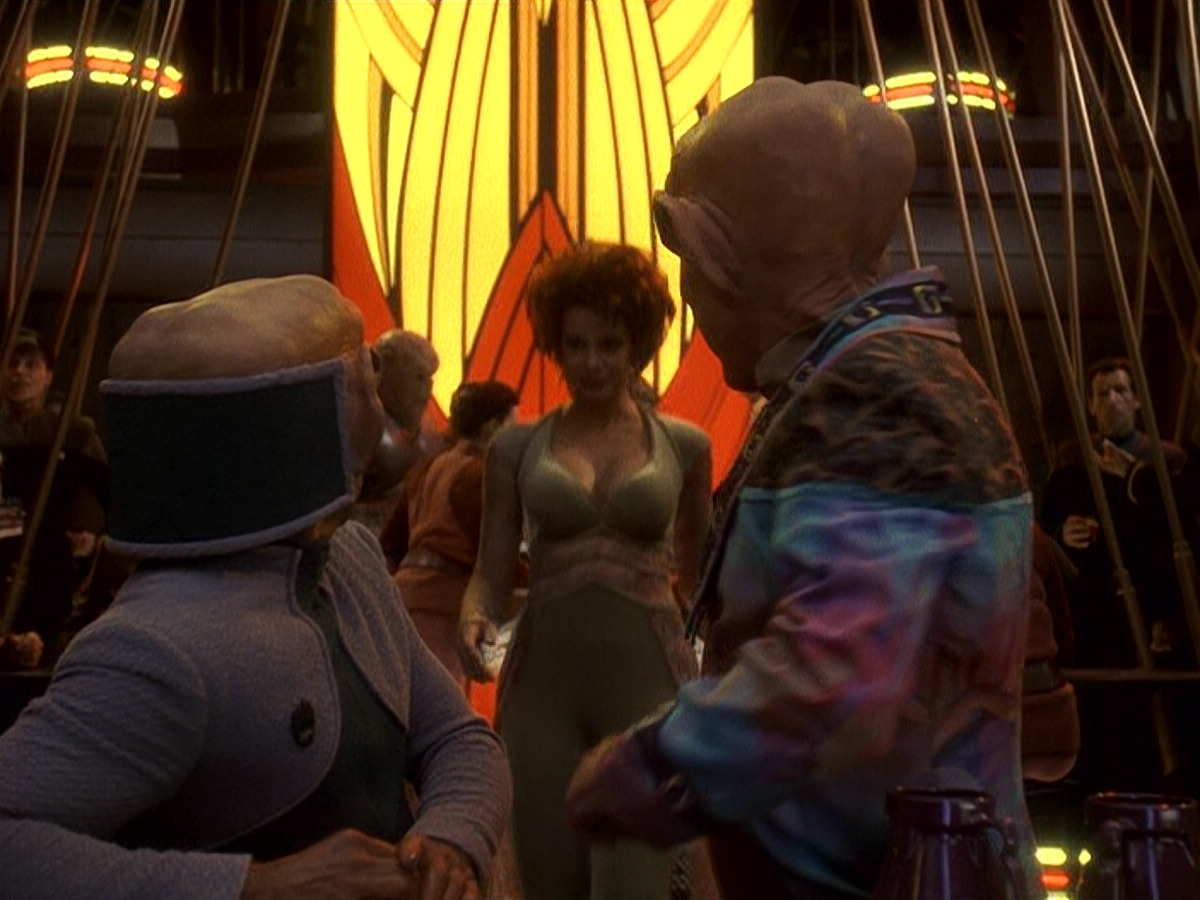 extant_StarTrek_DS9_5x16-DoctorBashirIPresume_00082.jpg