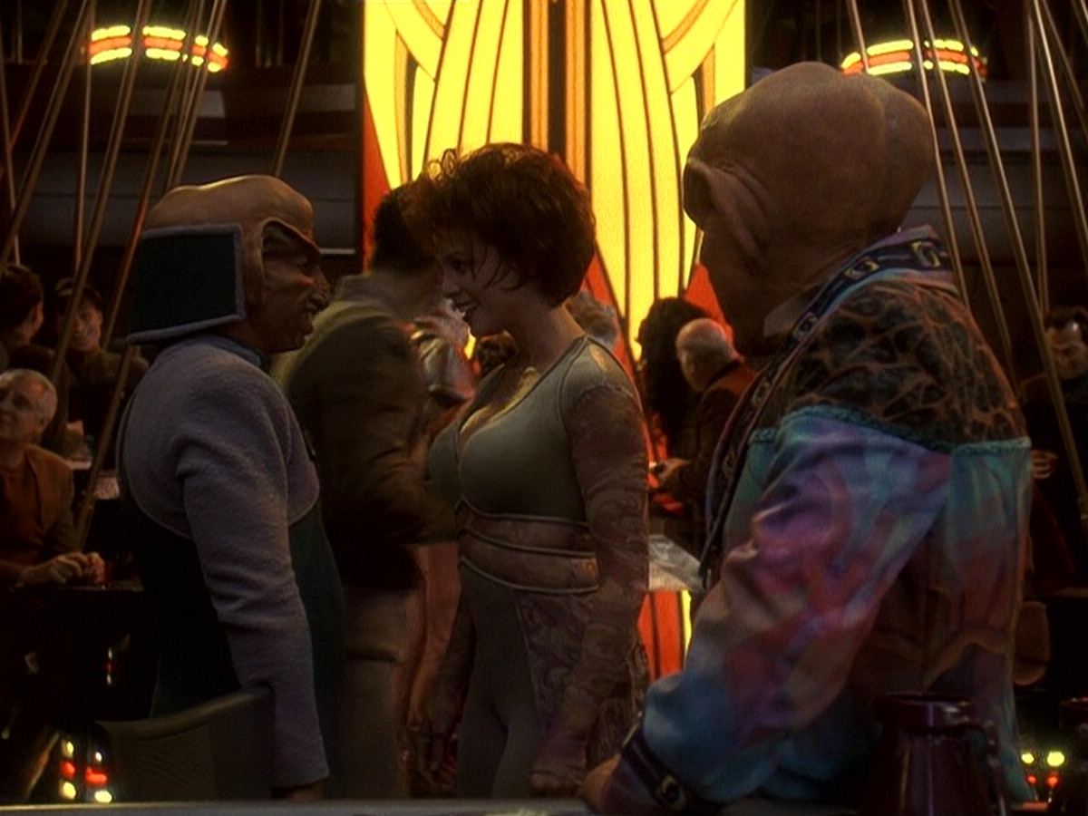 extant_StarTrek_DS9_5x16-DoctorBashirIPresume_00091.jpg