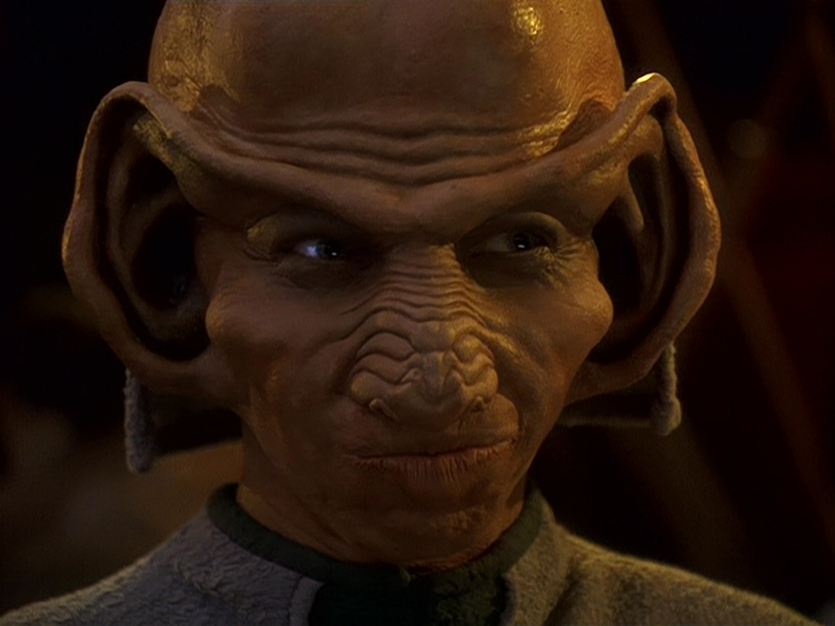 extant_StarTrek_DS9_5x16-DoctorBashirIPresume_00097.jpg