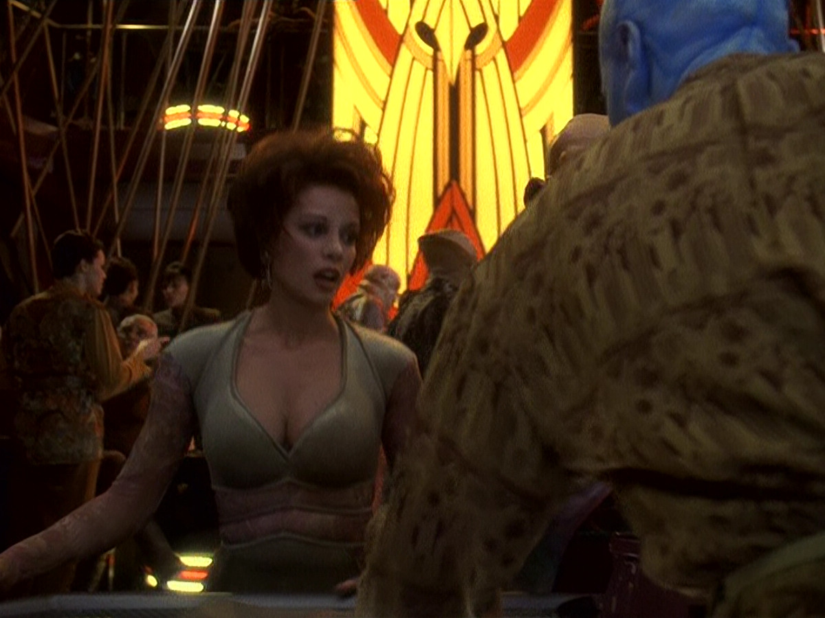 extant_StarTrek_DS9_5x16-DoctorBashirIPresume_00117.jpg