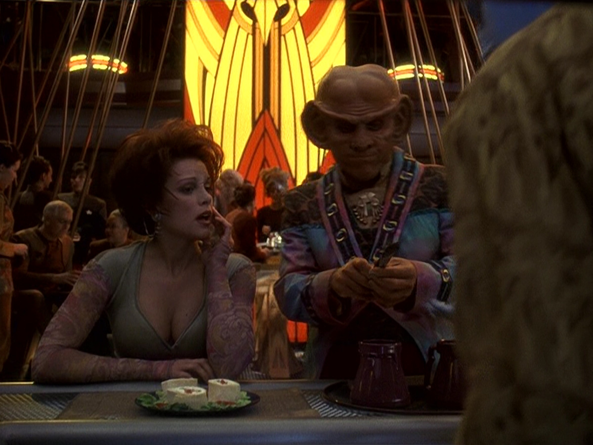 extant_StarTrek_DS9_5x16-DoctorBashirIPresume_00126.jpg