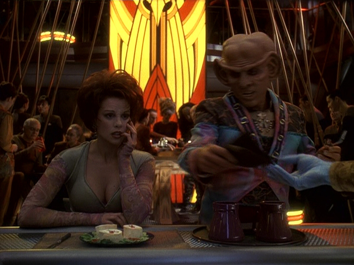 extant_StarTrek_DS9_5x16-DoctorBashirIPresume_00130.jpg
