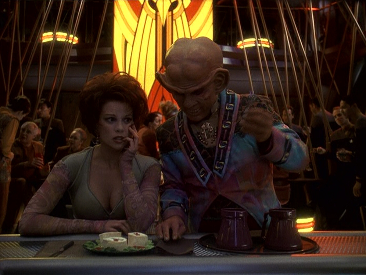 extant_StarTrek_DS9_5x16-DoctorBashirIPresume_00132.jpg