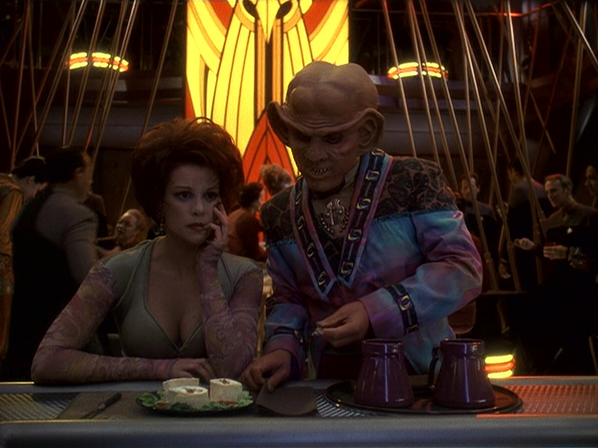 extant_StarTrek_DS9_5x16-DoctorBashirIPresume_00133.jpg