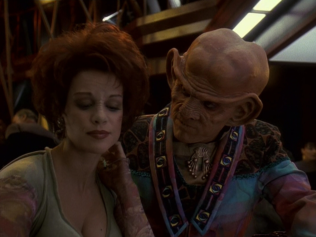 extant_StarTrek_DS9_5x16-DoctorBashirIPresume_00140.jpg