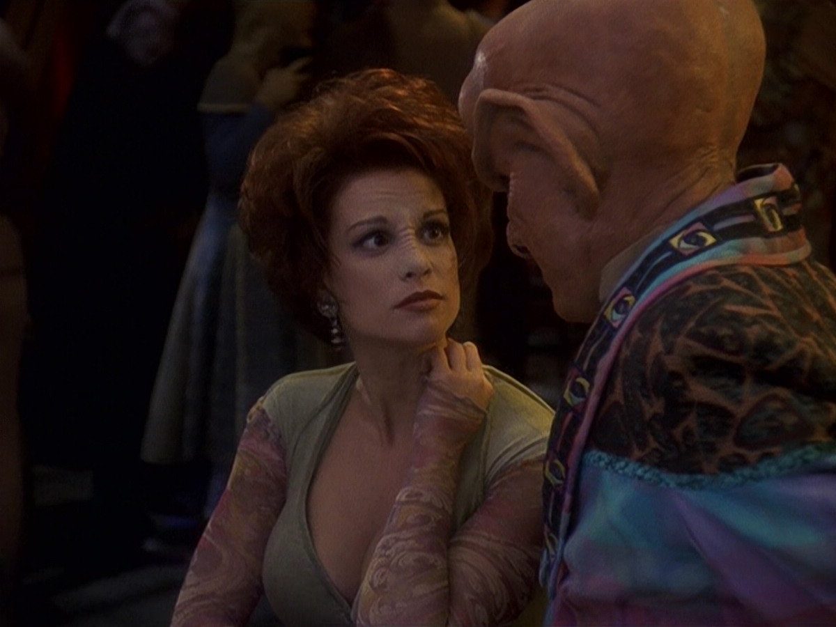 extant_StarTrek_DS9_5x16-DoctorBashirIPresume_00143.jpg
