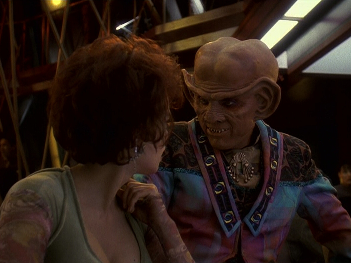 extant_StarTrek_DS9_5x16-DoctorBashirIPresume_00149.jpg