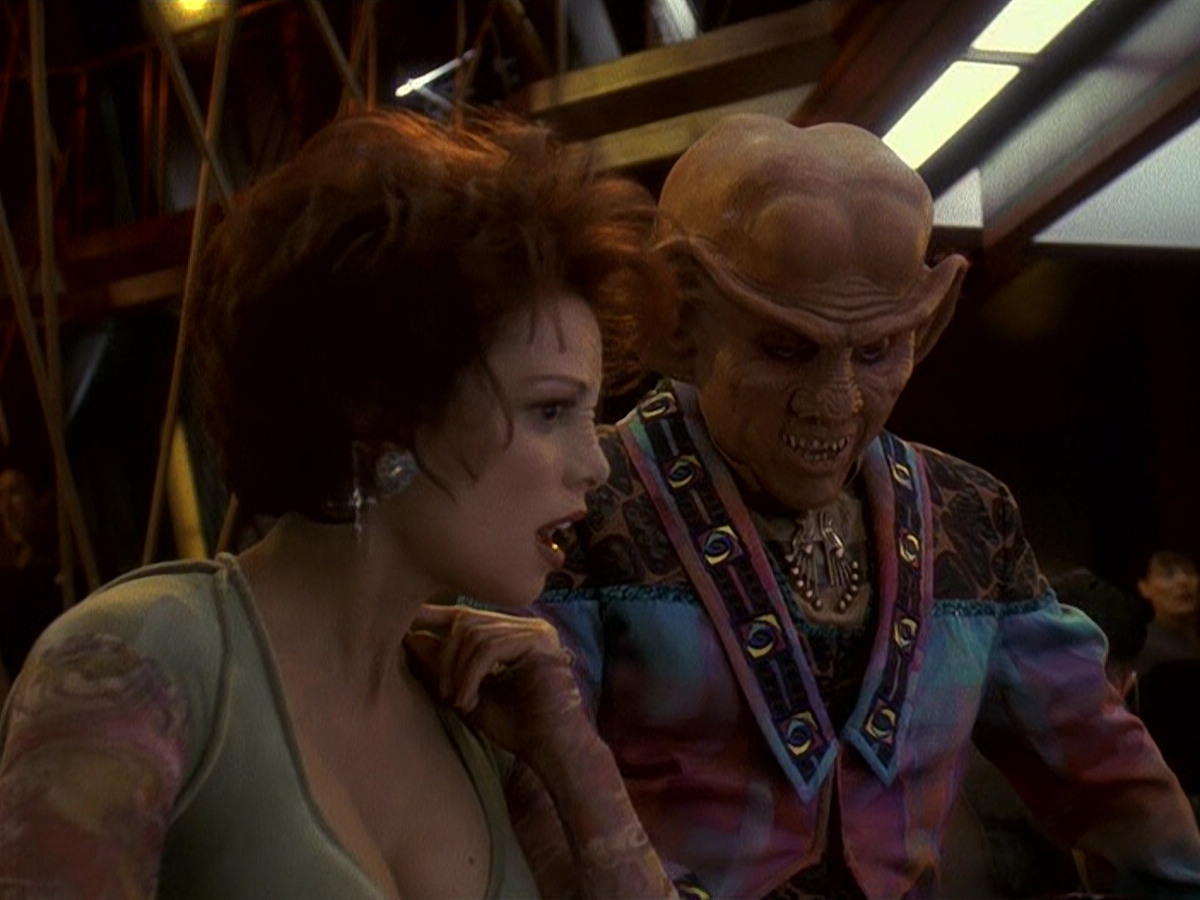 extant_StarTrek_DS9_5x16-DoctorBashirIPresume_00150.jpg