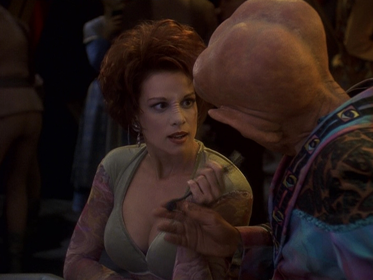 extant_StarTrek_DS9_5x16-DoctorBashirIPresume_00164.jpg