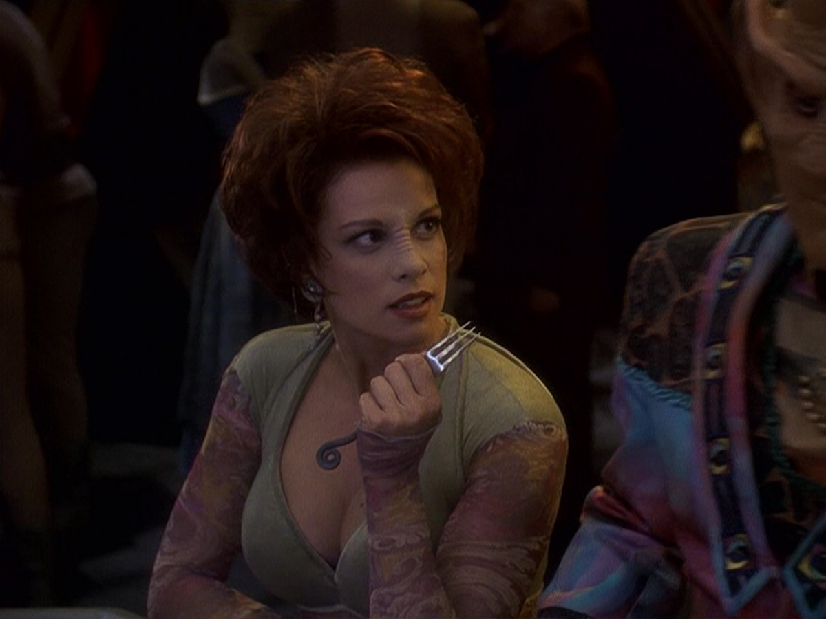 extant_StarTrek_DS9_5x16-DoctorBashirIPresume_00166.jpg