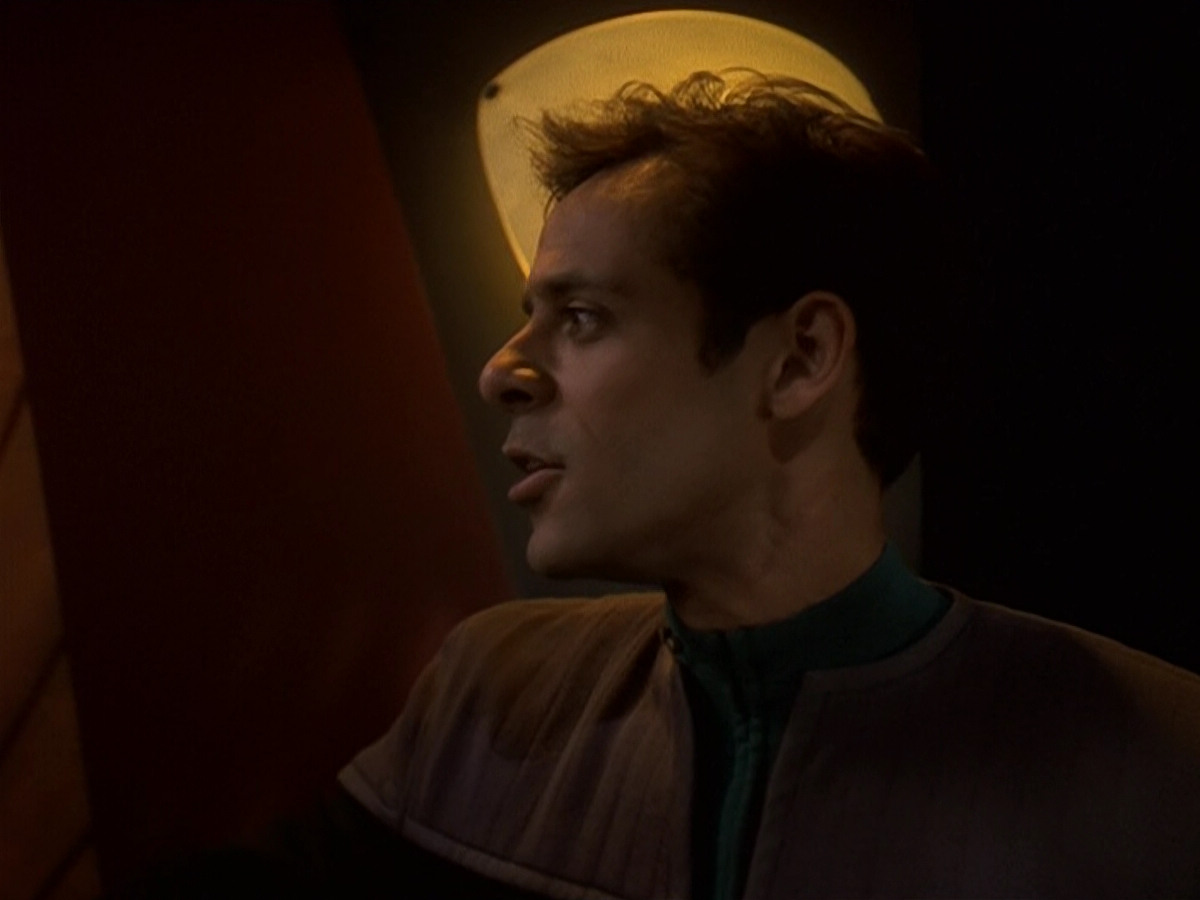 extant_StarTrek_DS9_5x16-DoctorBashirIPresume_00190.jpg