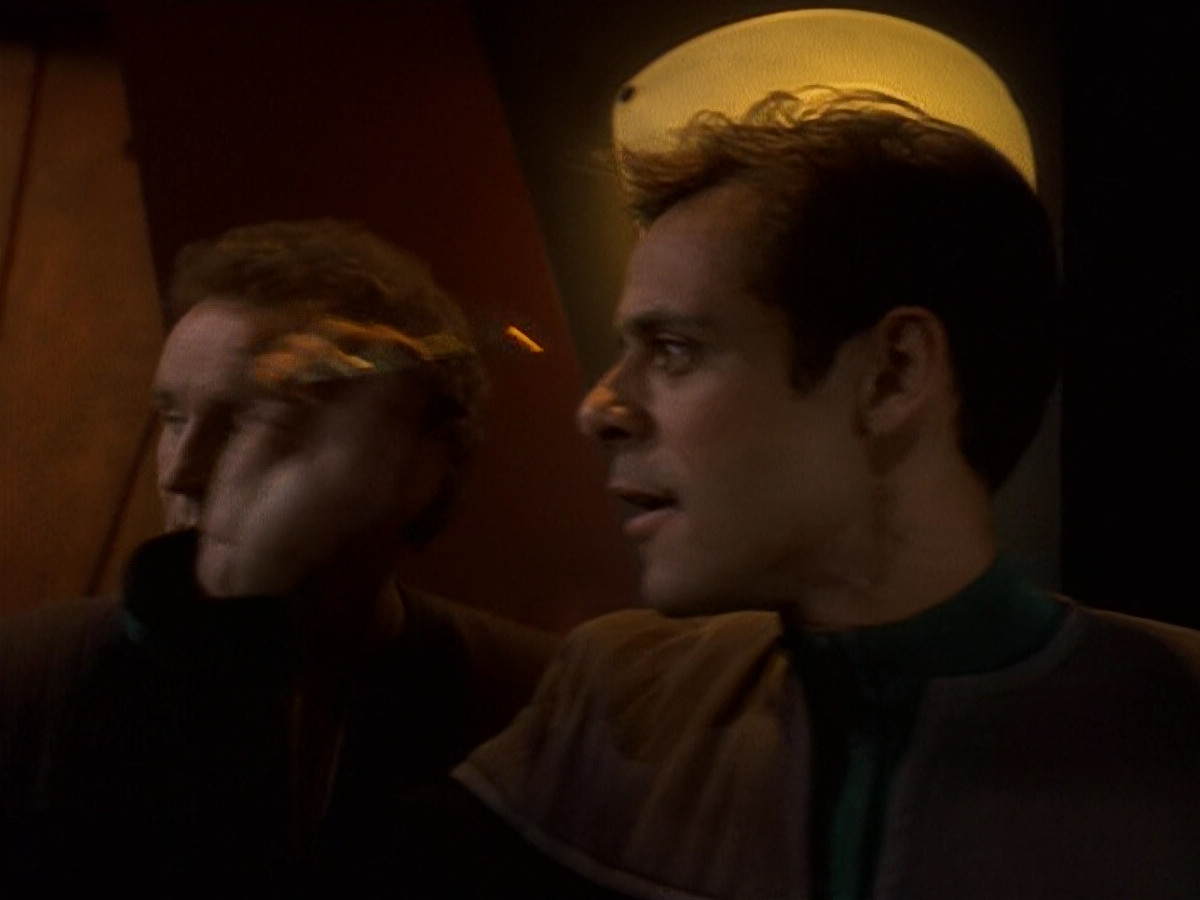 extant_StarTrek_DS9_5x16-DoctorBashirIPresume_00194.jpg