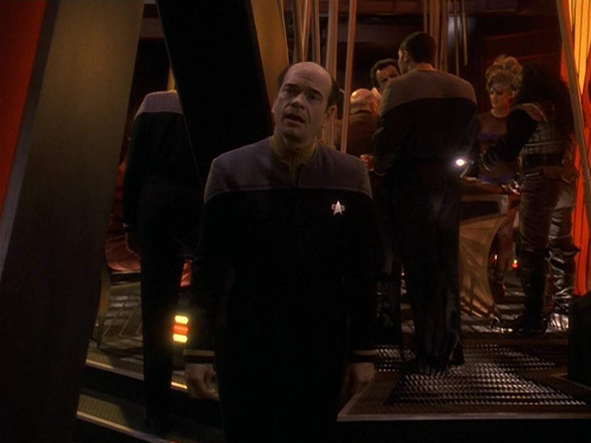 extant_StarTrek_DS9_5x16-DoctorBashirIPresume_00235.jpg