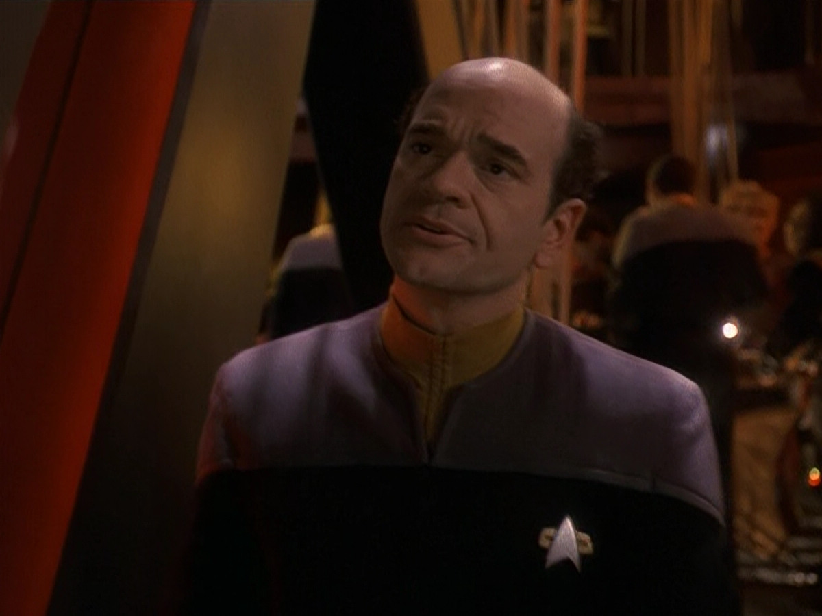 extant_StarTrek_DS9_5x16-DoctorBashirIPresume_00240.jpg
