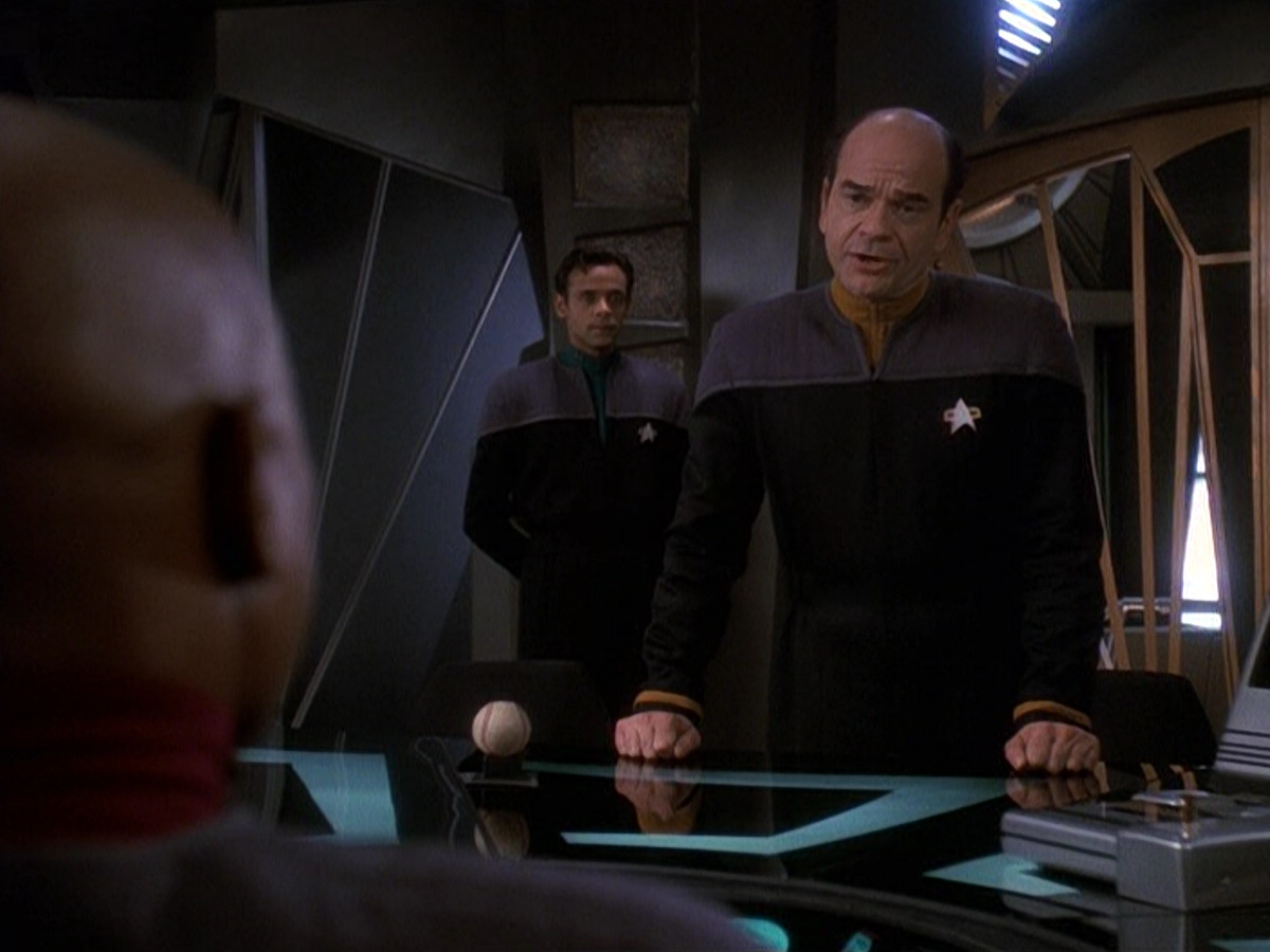extant_StarTrek_DS9_5x16-DoctorBashirIPresume_00569.jpg