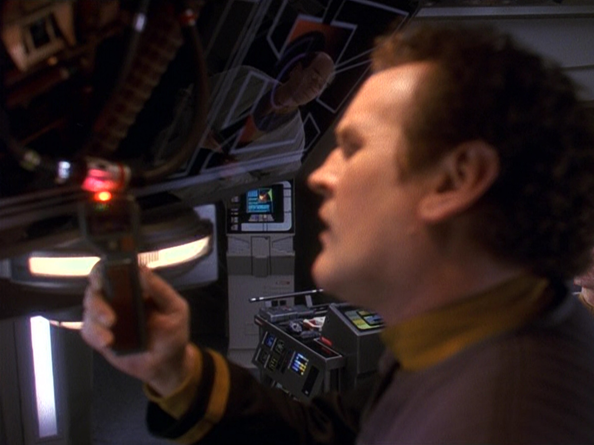 extant_StarTrek_DS9_5x16-DoctorBashirIPresume_00606.jpg