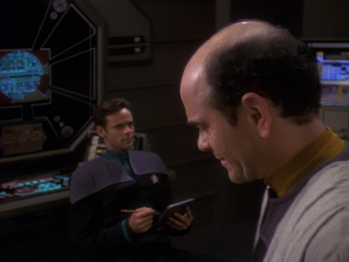 extant_StarTrek_DS9_5x16-DoctorBashirIPresume_00655.jpg