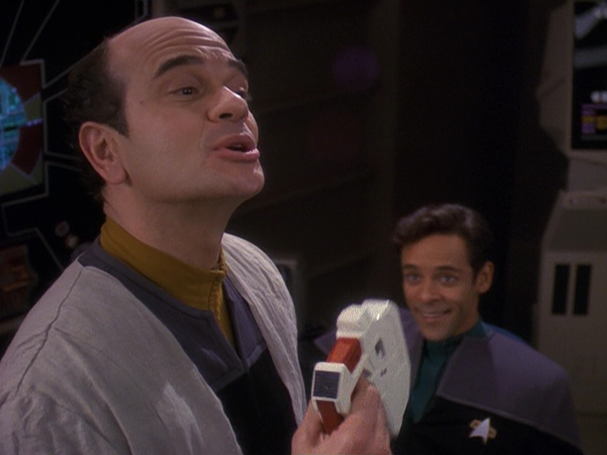extant_StarTrek_DS9_5x16-DoctorBashirIPresume_00670.jpg