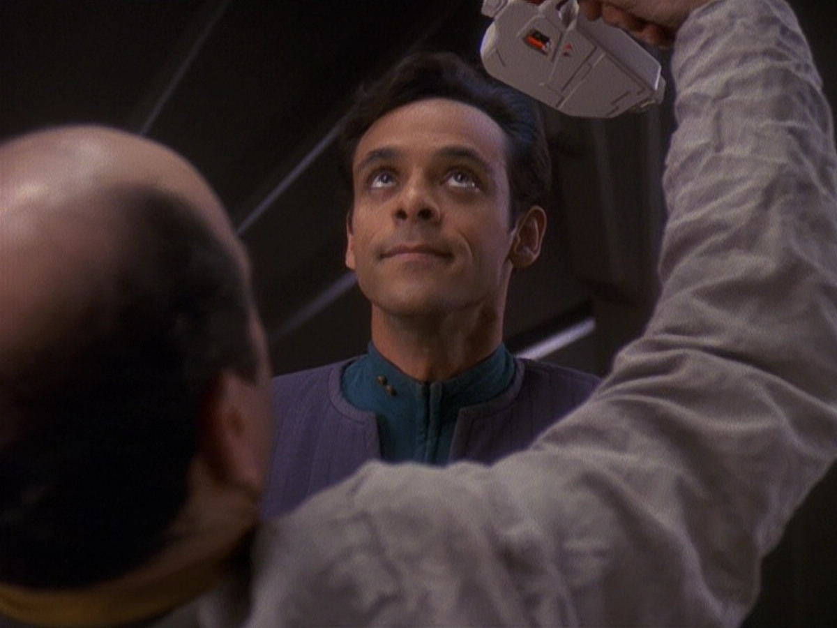 extant_StarTrek_DS9_5x16-DoctorBashirIPresume_00679.jpg