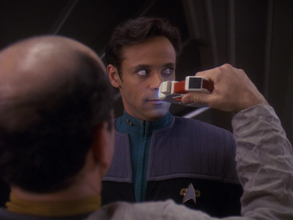 extant_StarTrek_DS9_5x16-DoctorBashirIPresume_00684.jpg
