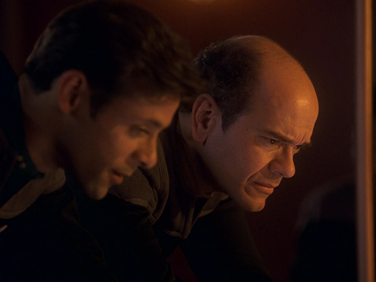 extant_StarTrek_DS9_5x16-DoctorBashirIPresume_00705.jpg