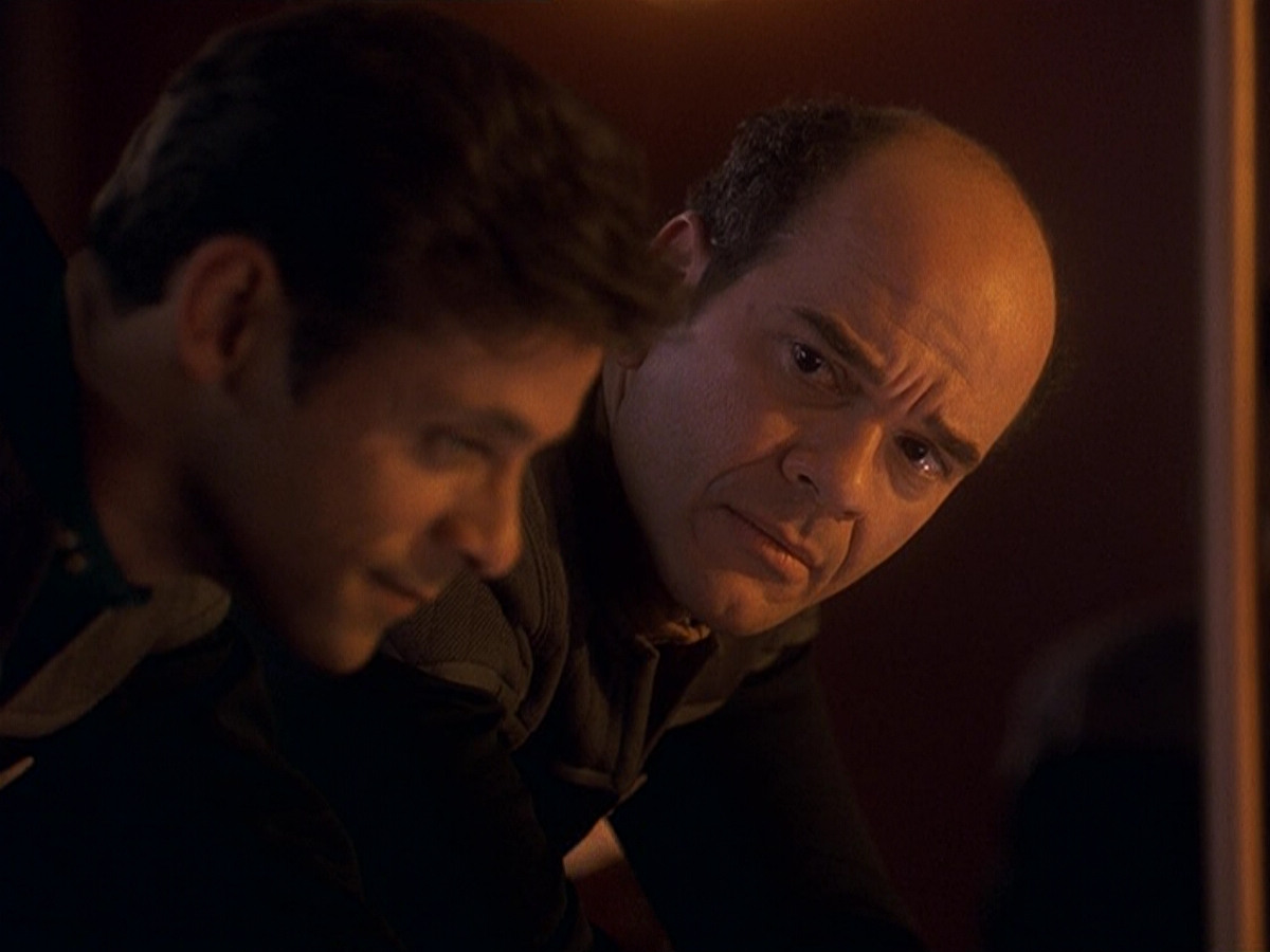 extant_StarTrek_DS9_5x16-DoctorBashirIPresume_00707.jpg