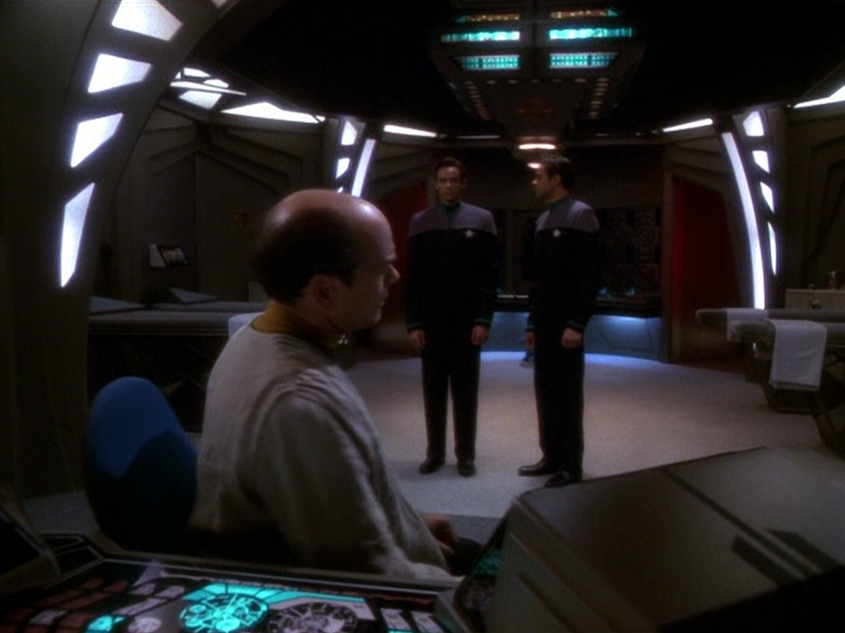 extant_StarTrek_DS9_5x16-DoctorBashirIPresume_00887.jpg