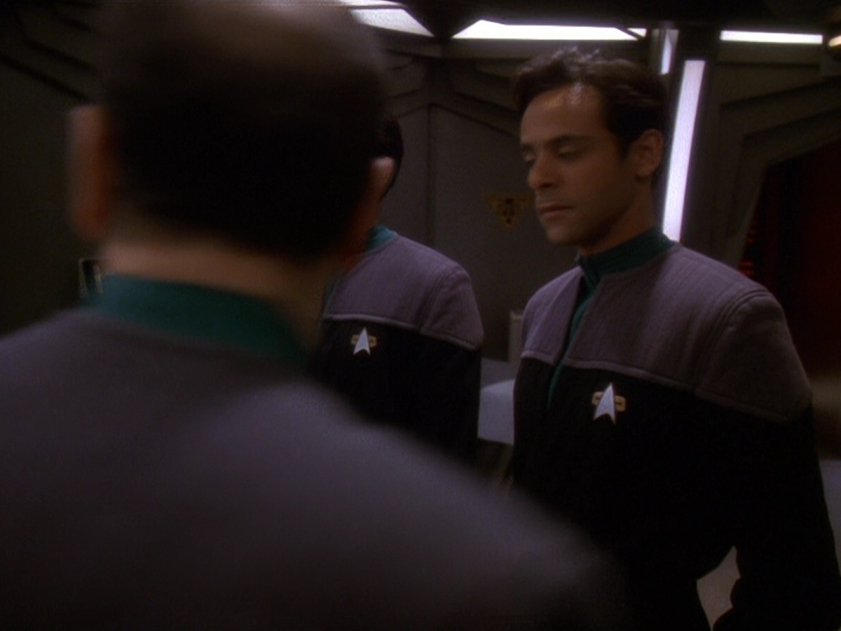 extant_StarTrek_DS9_5x16-DoctorBashirIPresume_00911.jpg