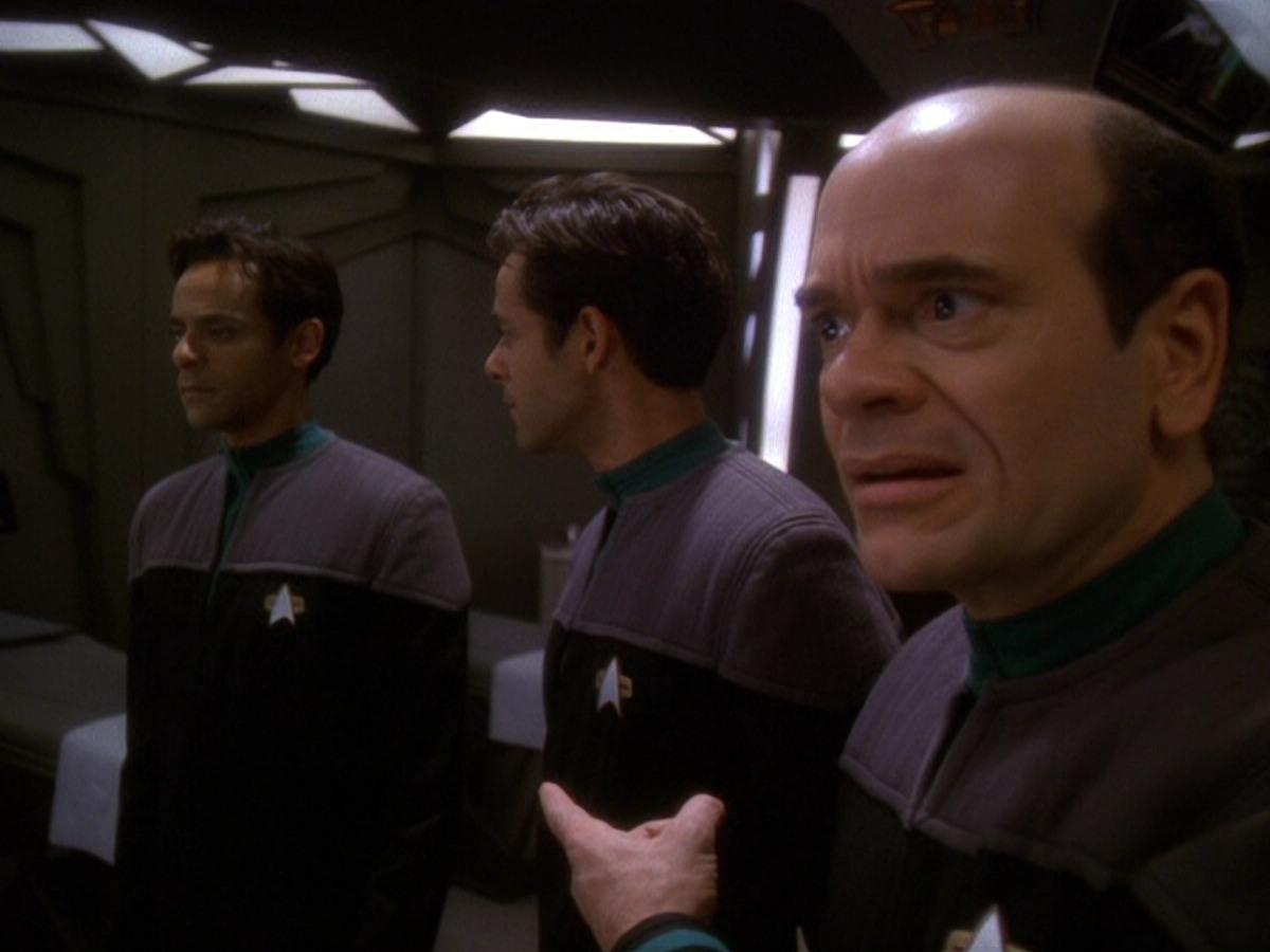 extant_StarTrek_DS9_5x16-DoctorBashirIPresume_00922.jpg