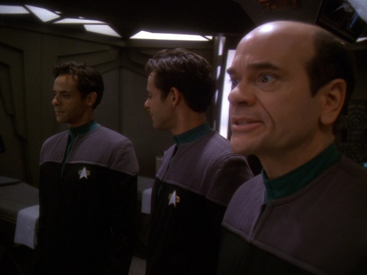 extant_StarTrek_DS9_5x16-DoctorBashirIPresume_00928.jpg