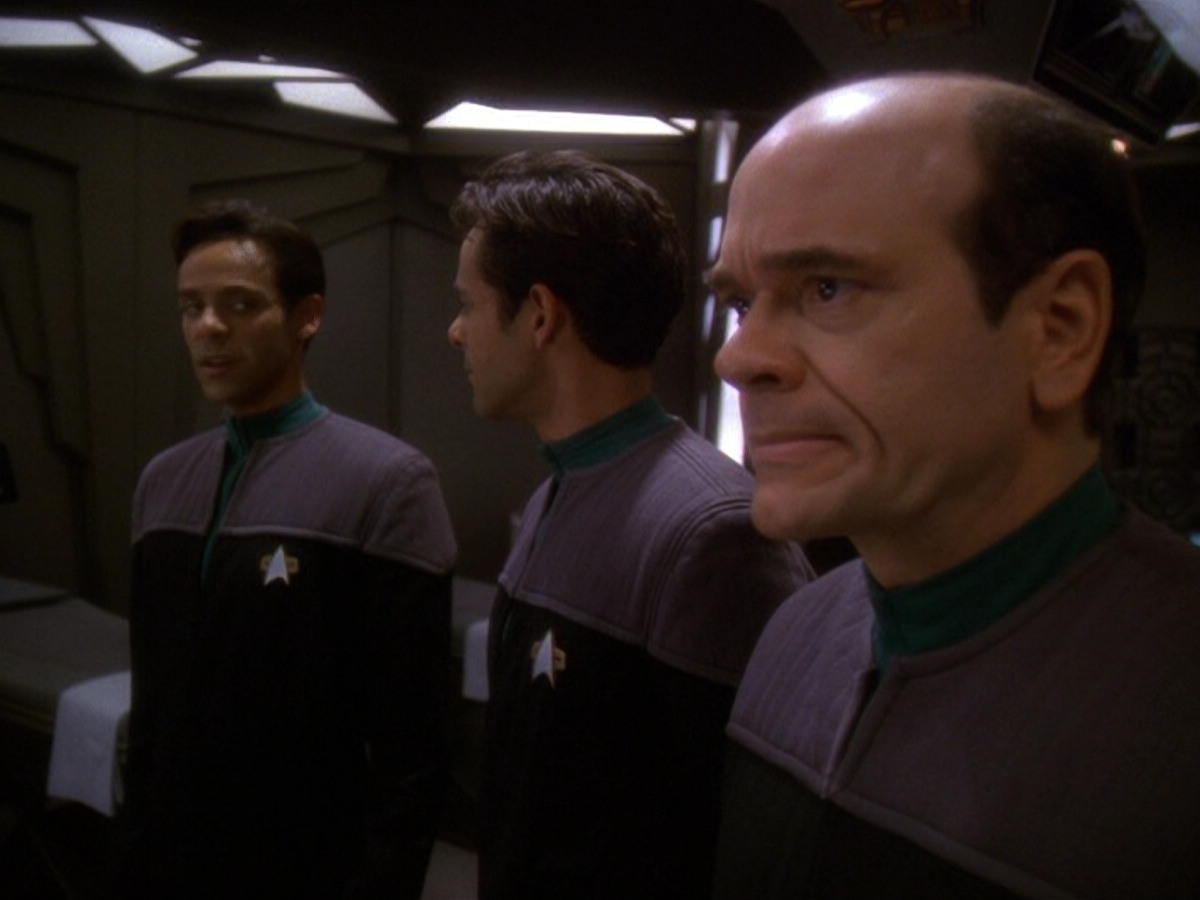 extant_StarTrek_DS9_5x16-DoctorBashirIPresume_00935.jpg