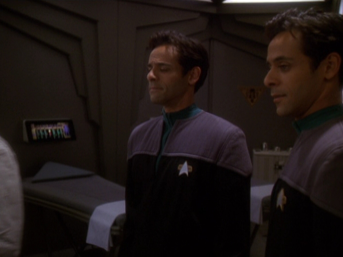 extant_StarTrek_DS9_5x16-DoctorBashirIPresume_00990.jpg