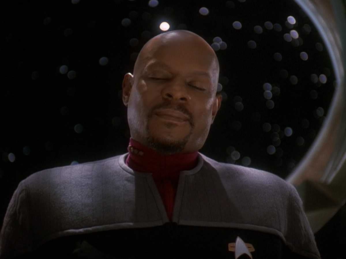 extant_StarTrek_DS9_5x16-DoctorBashirIPresume_01015.jpg