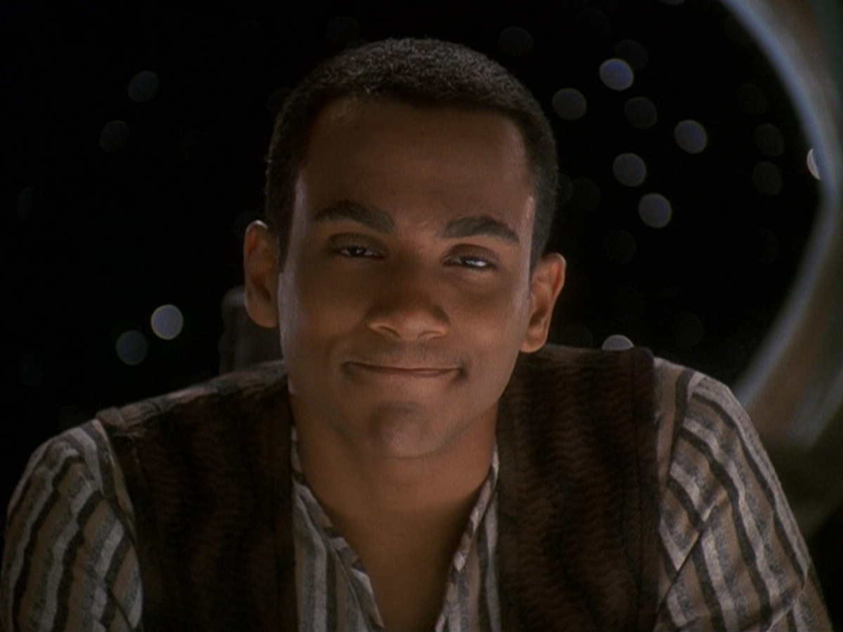 extant_StarTrek_DS9_5x16-DoctorBashirIPresume_01021.jpg