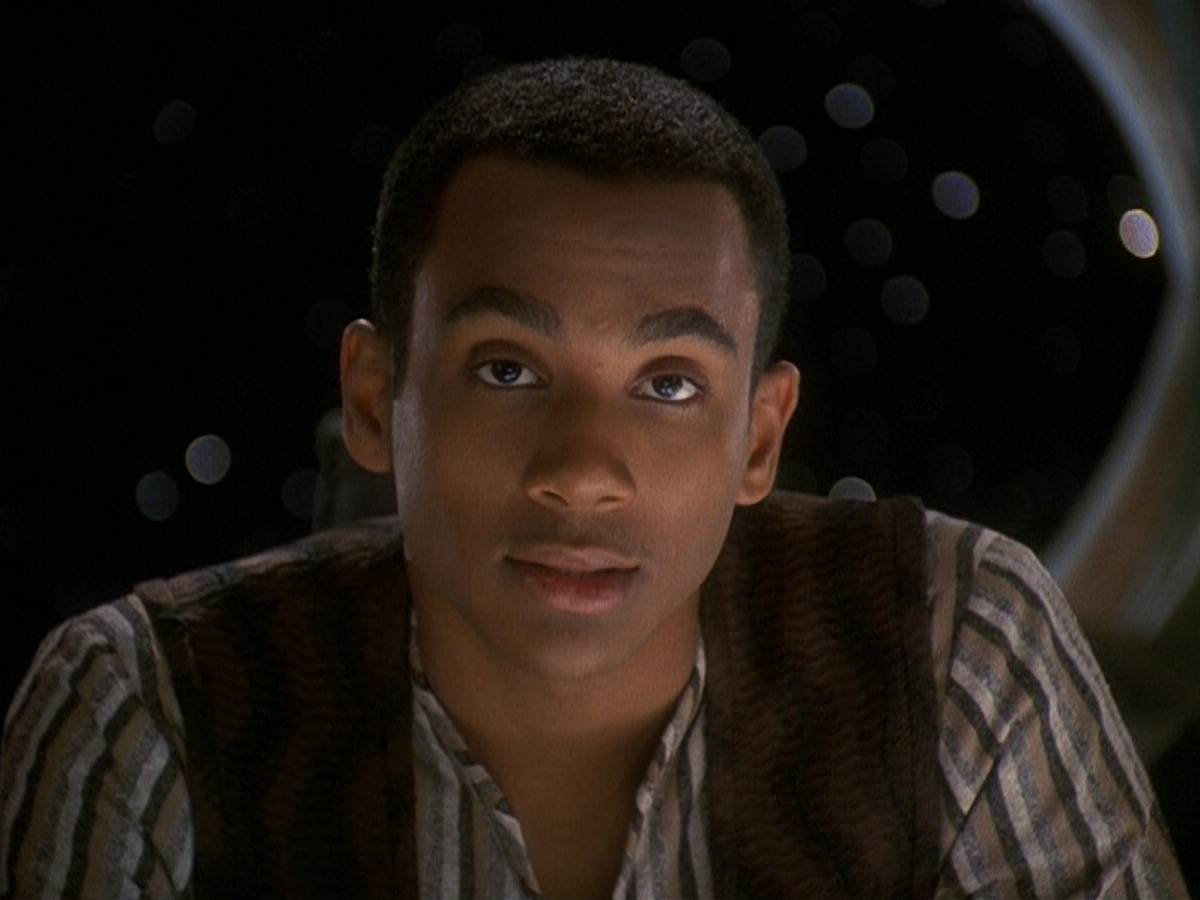 extant_StarTrek_DS9_5x16-DoctorBashirIPresume_01027.jpg