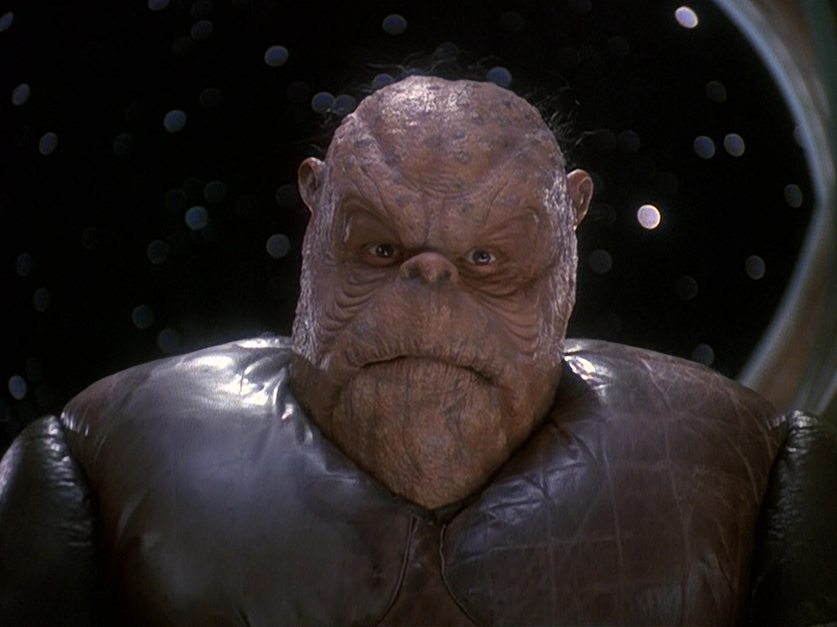 extant_StarTrek_DS9_5x16-DoctorBashirIPresume_01050.jpg