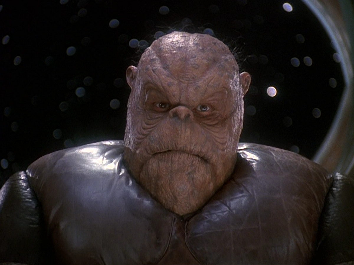 extant_StarTrek_DS9_5x16-DoctorBashirIPresume_01052.jpg