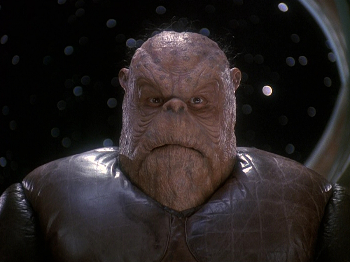 extant_StarTrek_DS9_5x16-DoctorBashirIPresume_01053.jpg