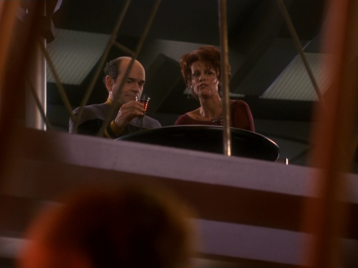 extant_StarTrek_DS9_5x16-DoctorBashirIPresume_01176.jpg