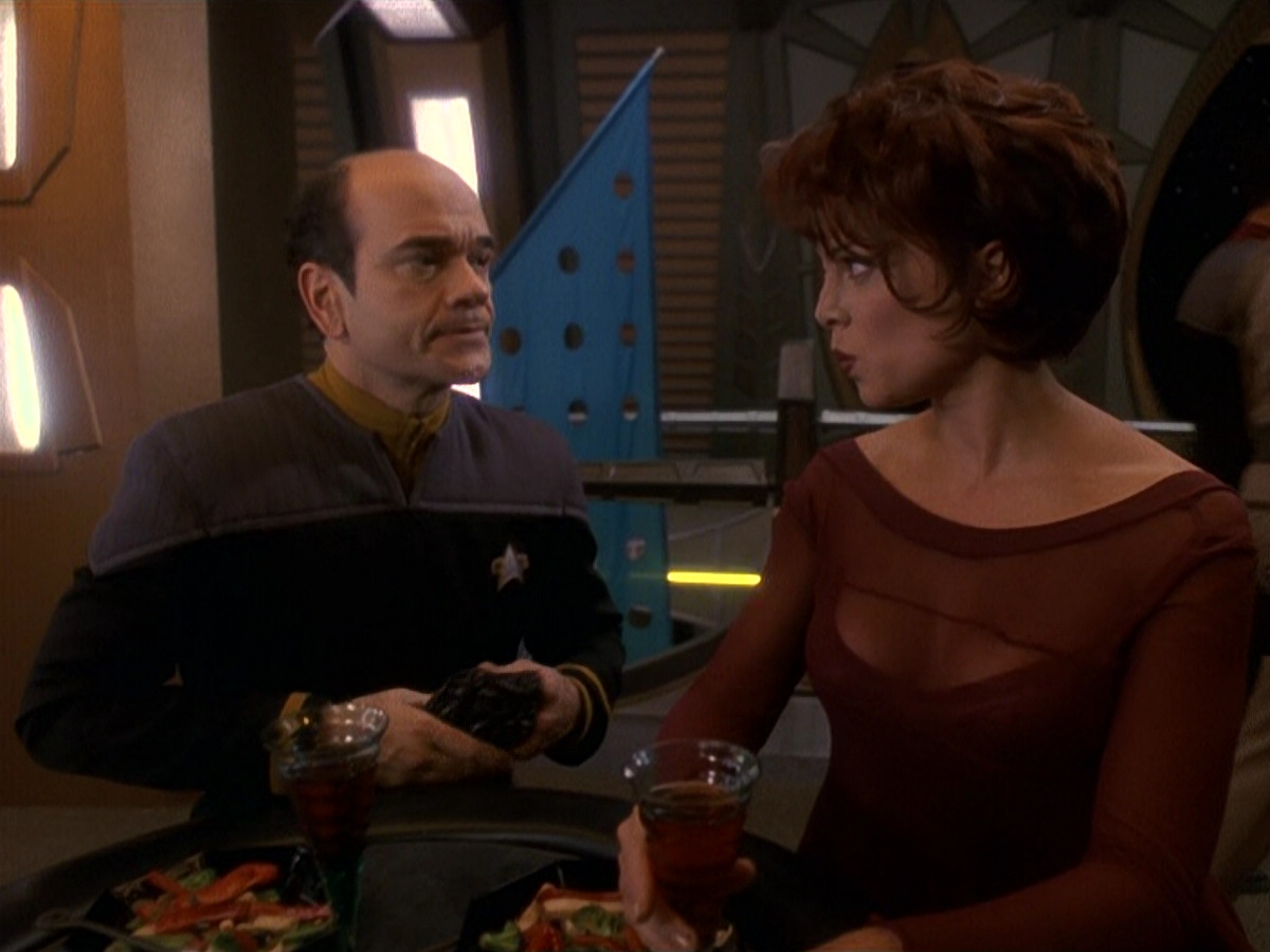 extant_StarTrek_DS9_5x16-DoctorBashirIPresume_01227.jpg